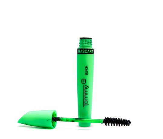 mascara-de-cilios-preto mascara-de-cilios-preto